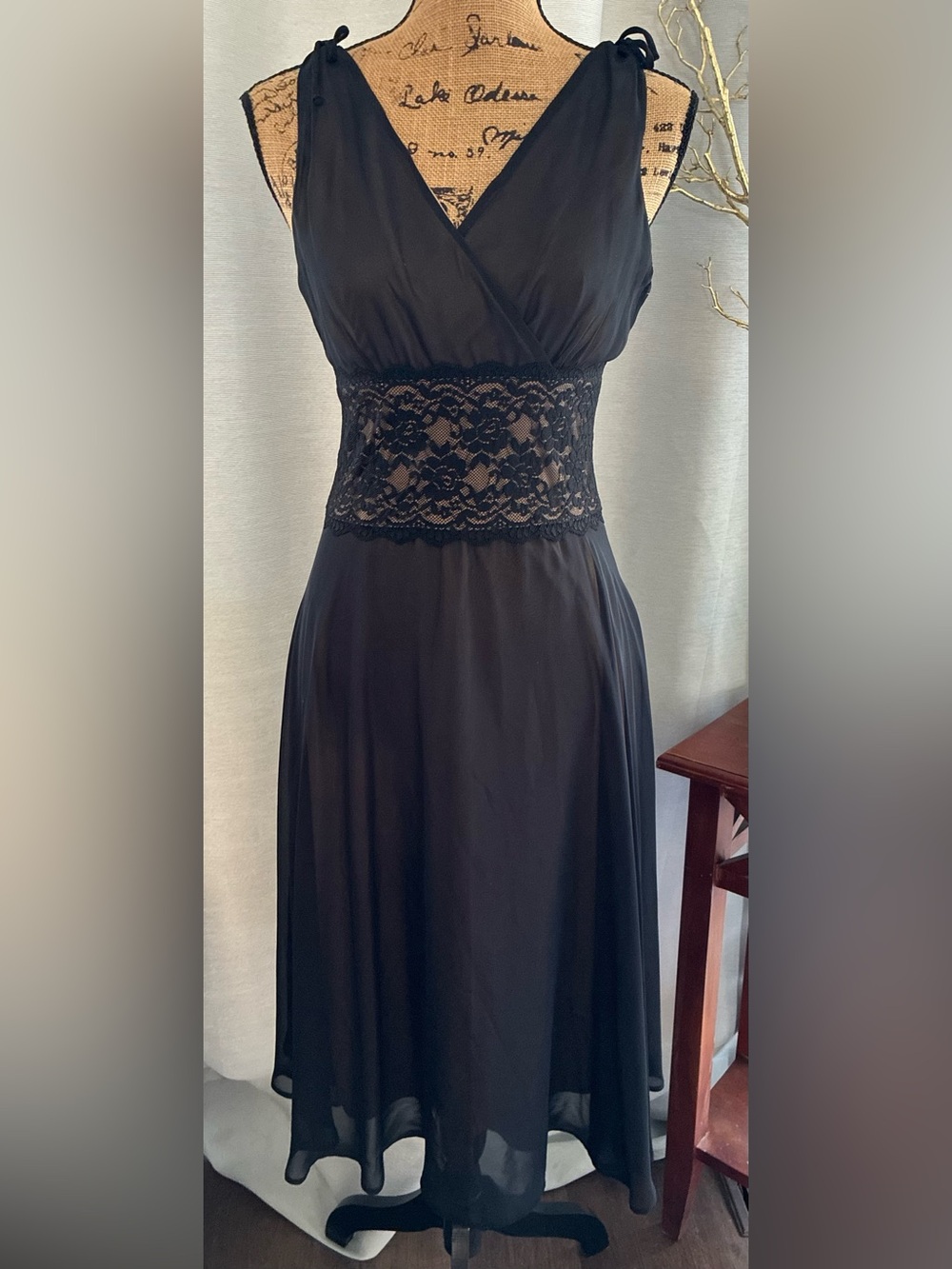 connected apparel Black Lace-Waist Chemise Dress with Tie Straps